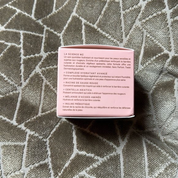 Mz skin by dr. Maryam zamani calming moisturizer. - Picture 3 of 6